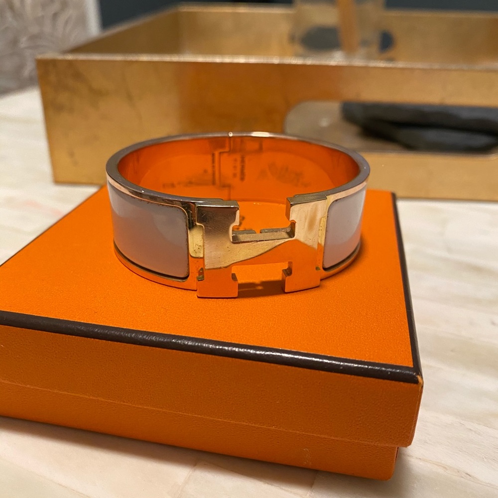 Hermès Clic Clac. White w/rose gold